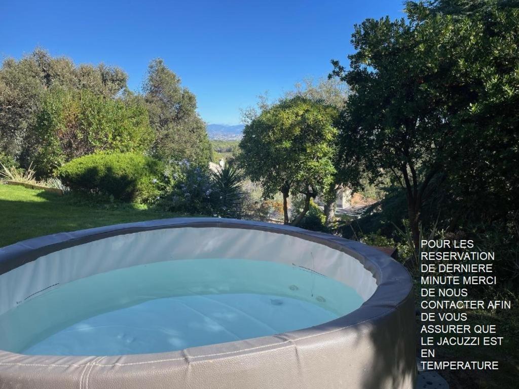 Апартаменты Domaine Des Tuilieres Avec Jacuzzi Валлорис Экстерьер фото